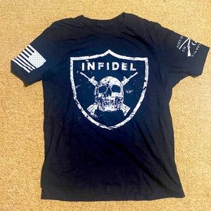 ☠️ Like new black skull w/cross bones “Infidel” graphic t-shirt